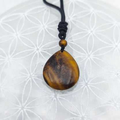 Pendentif poire avec son cordon - Oeil de tigre