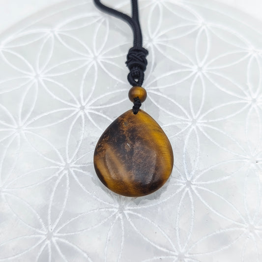 Pendentif poire avec son cordon - Oeil de tigre