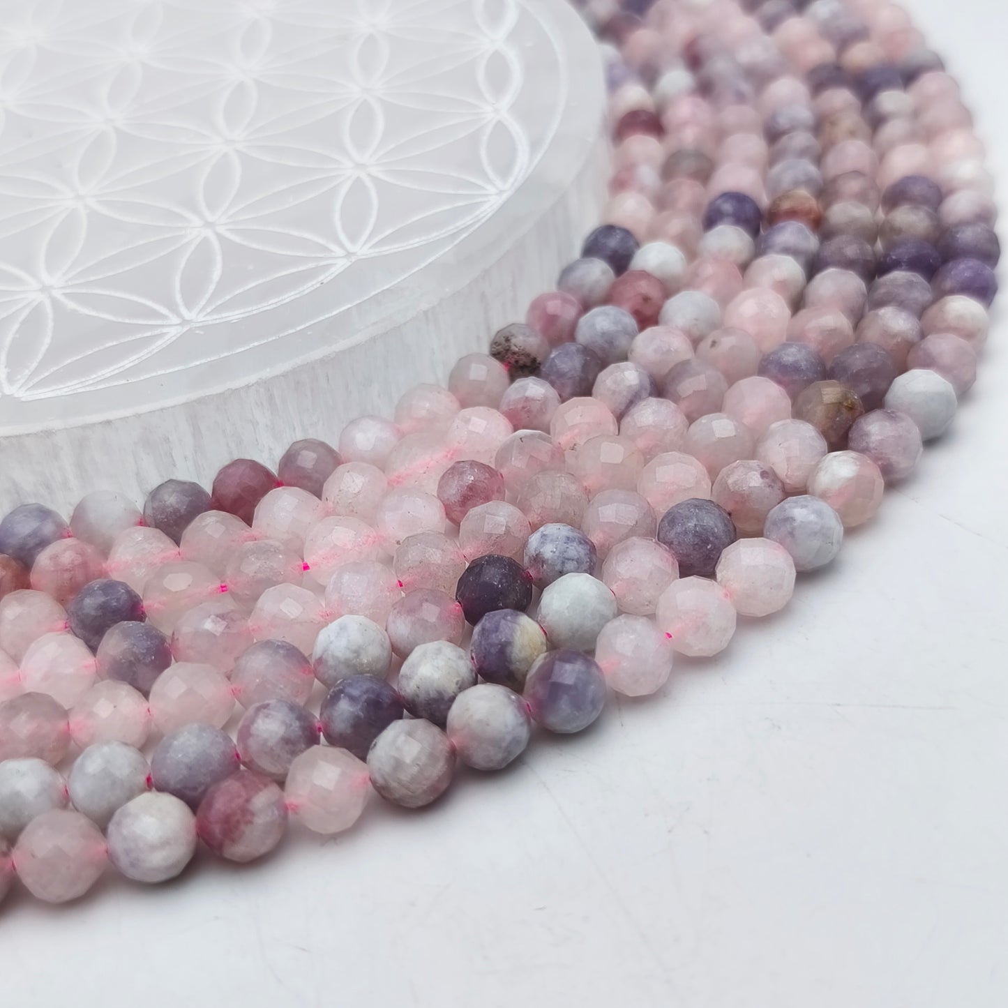 Rang de perles facettées - Tourmaline rose (8 mm)