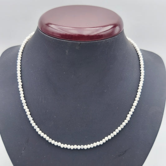 Collier perles facettées - Howlite (3 mm)
