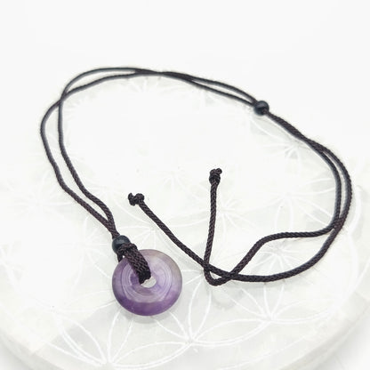 Pendentif donut 2 cm avec son cordon - Améthyste naturelle
