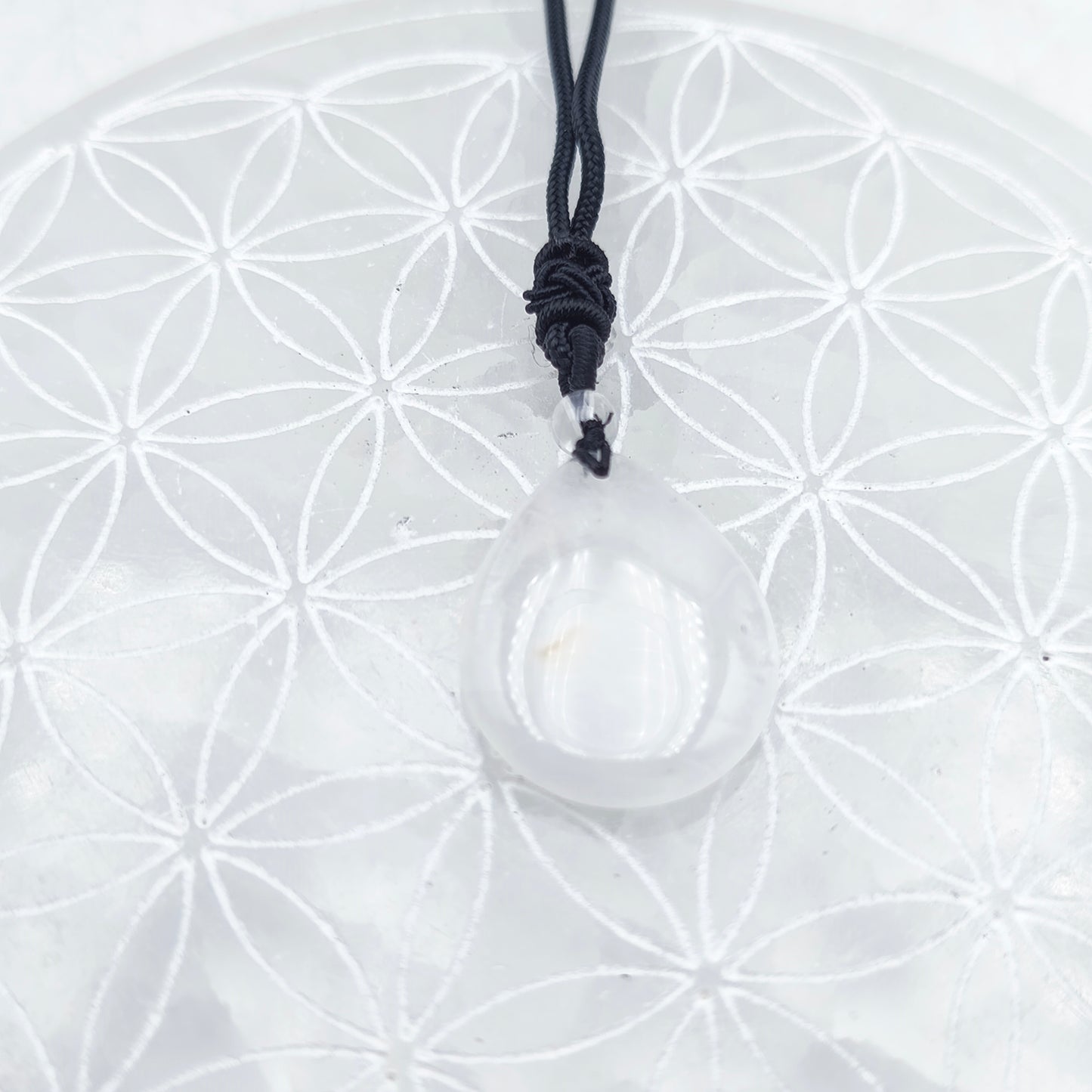 Pendentif poire avec son cordon - Cristal