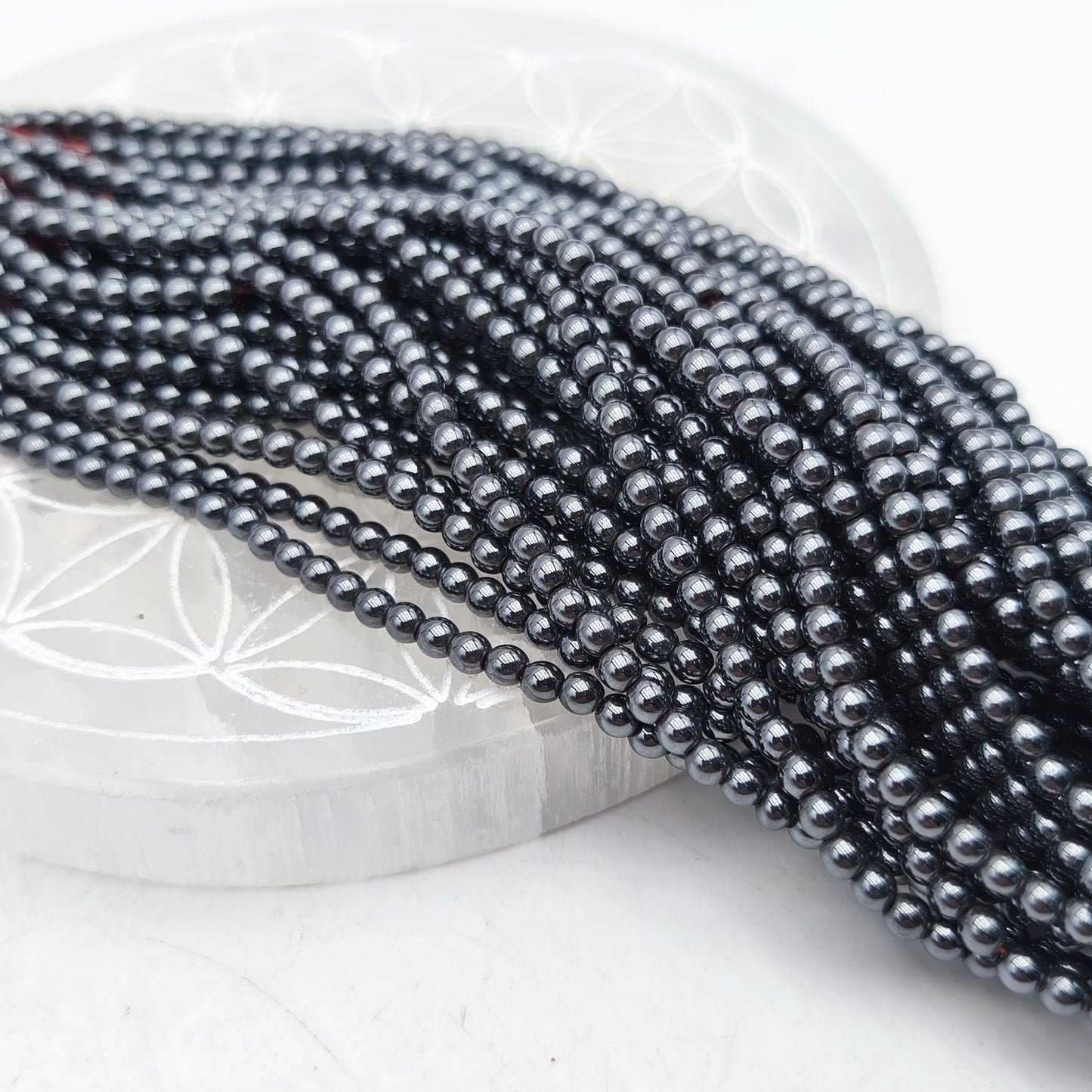 Rang de perles - Hématite (4 mm)