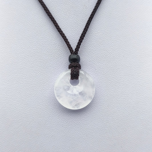 Pendentif rond 2 cm avec son cordon - Cristal de roche