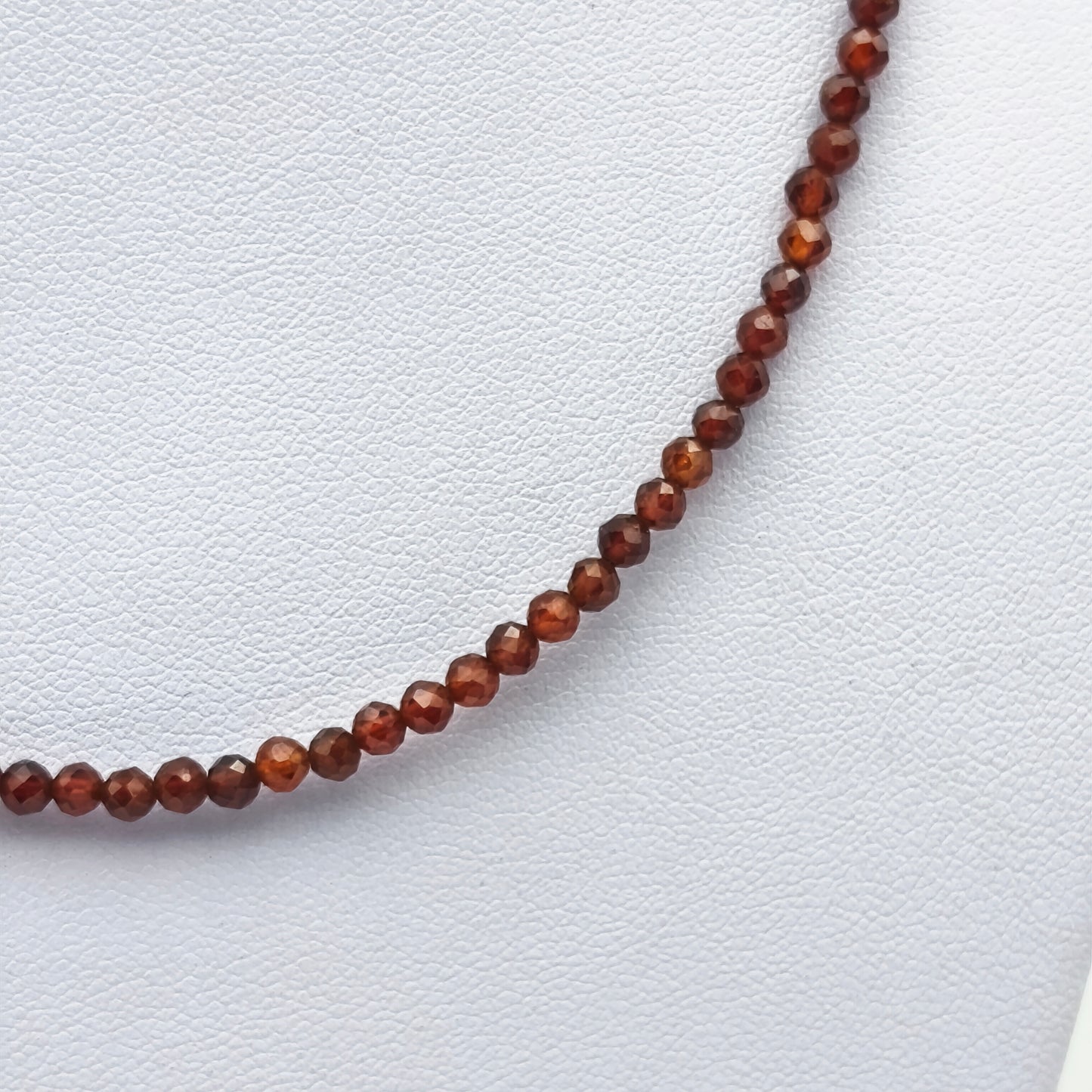 Collier perles facettées - Grenat (3 mm)
