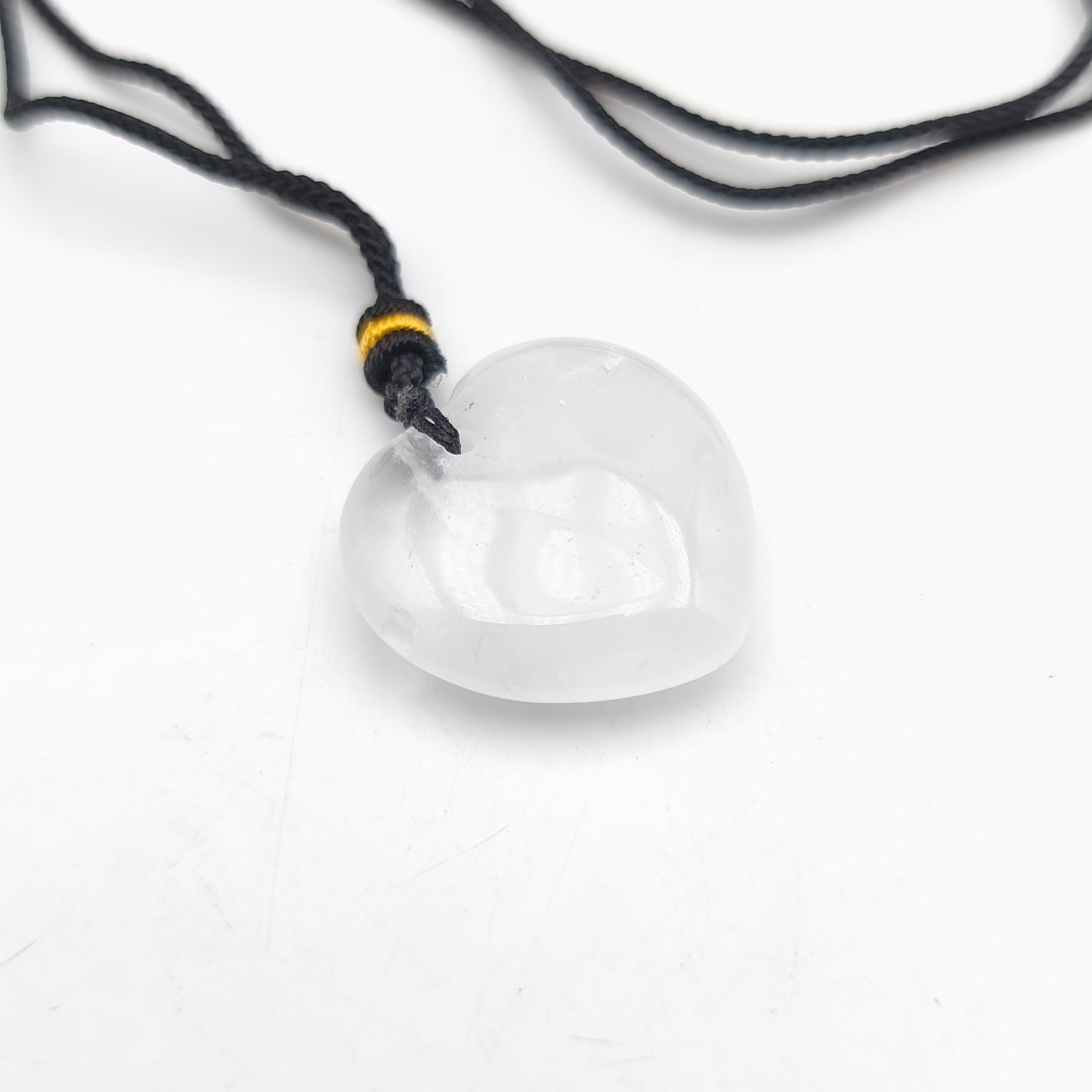 Pendentif cœur M avec son cordon - Cristal de roche